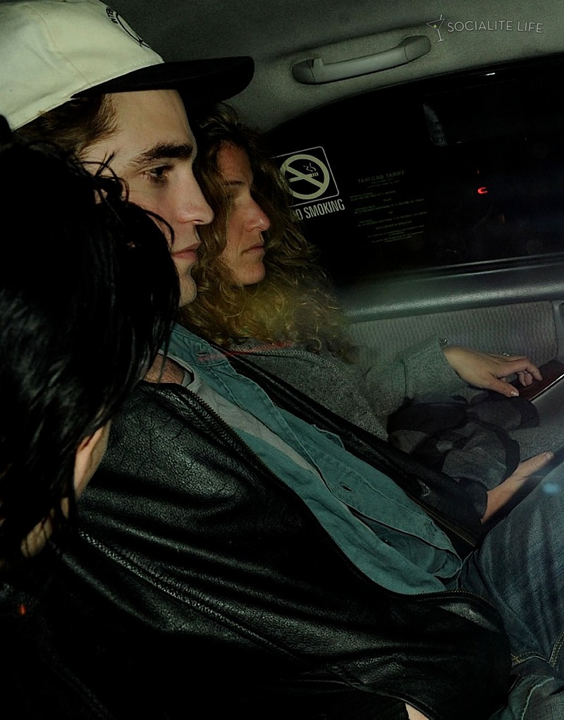 RobeKristen_jantarcomamigos_019.jpg RobeKristen_jantarcomamigos_019.jpg