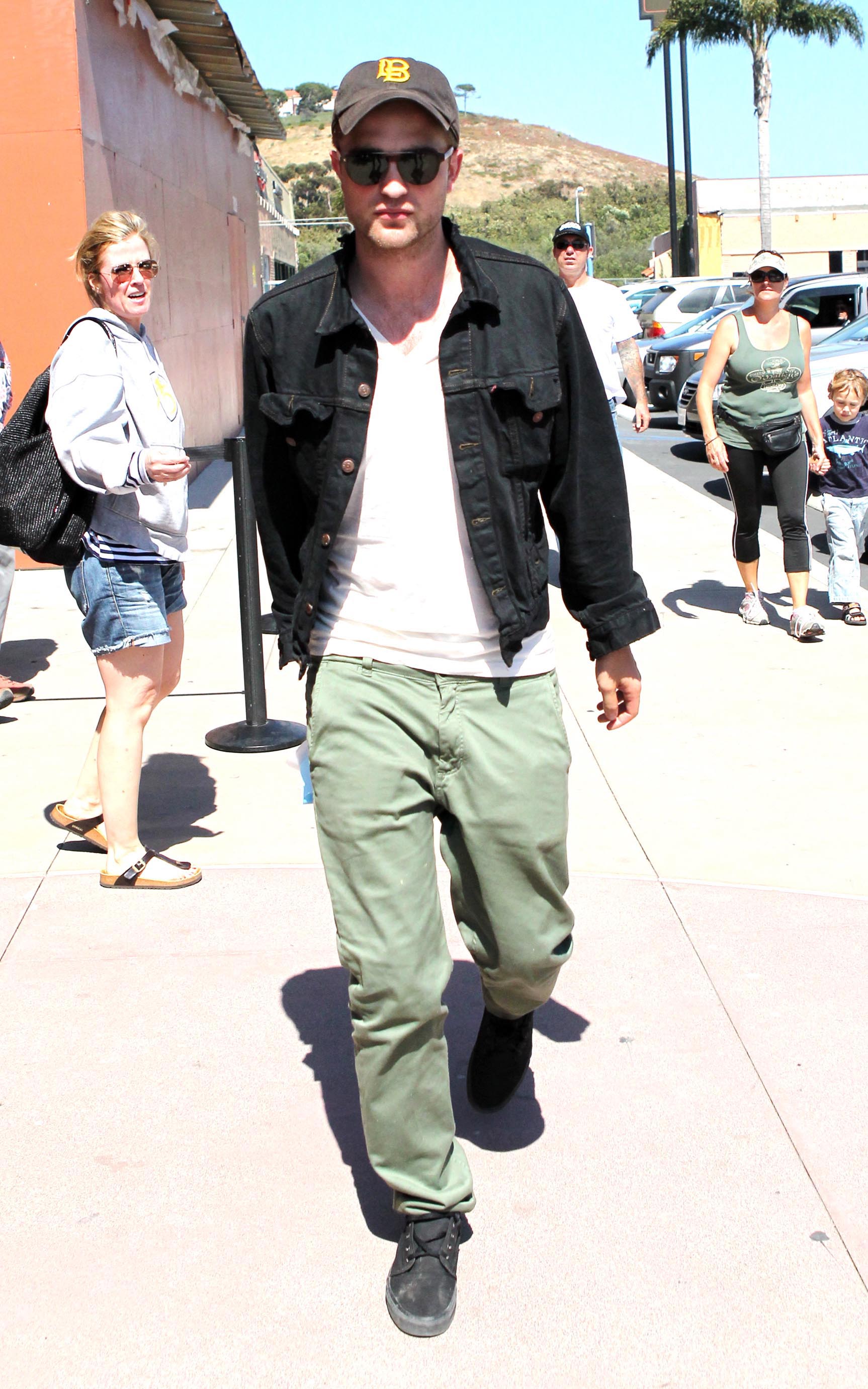 saindo_cinema_malibu_184.jpg saindo_cinema_malibu_184.jpg